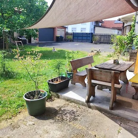 Historischer Hof, Einladend Fuer Mensch Und Tier. Feriehus Schenklengsfeld