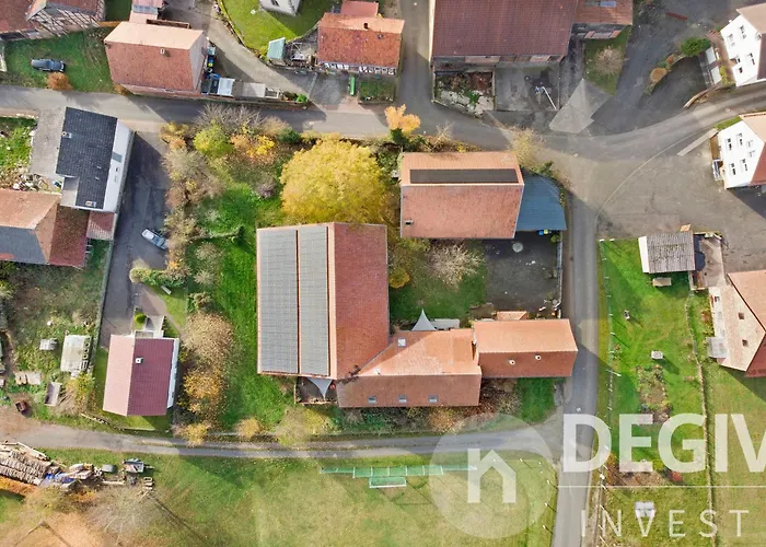 Casa de Férias Historischer Hof, Einladend Fuer Mensch Und Tier. Schenklengsfeld
